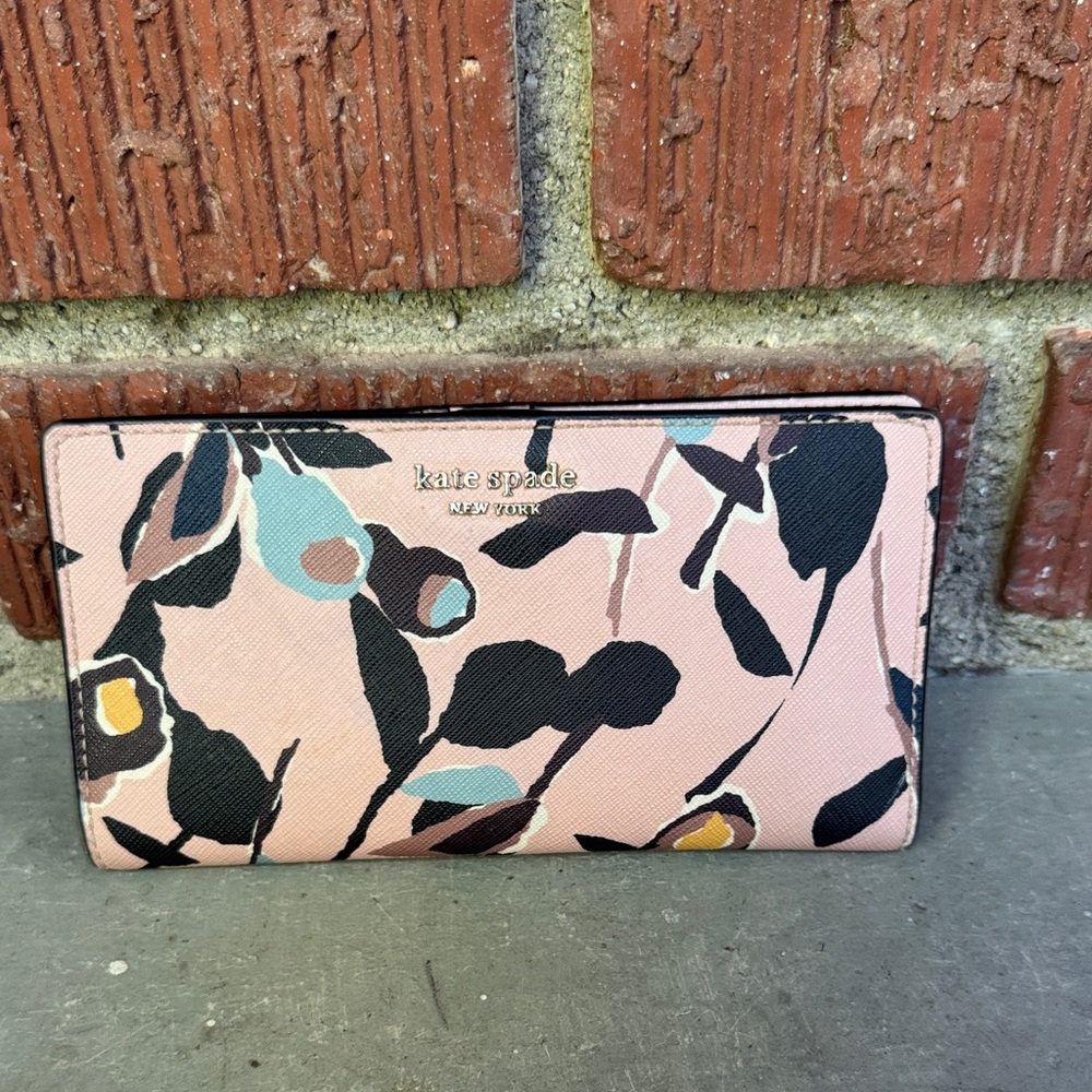 Kate Spade Cameron Paper Rose Slim Bi-Fold Walket